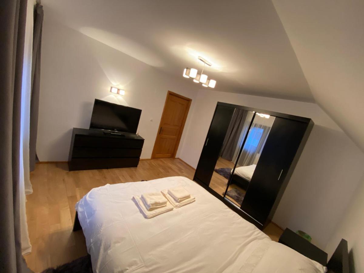 Jack Residence Buşteni エクステリア 写真