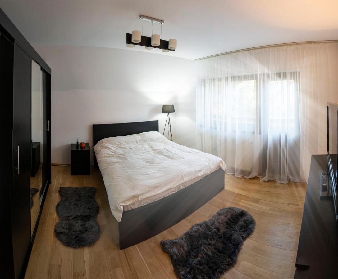 Jack Residence Buşteni エクステリア 写真