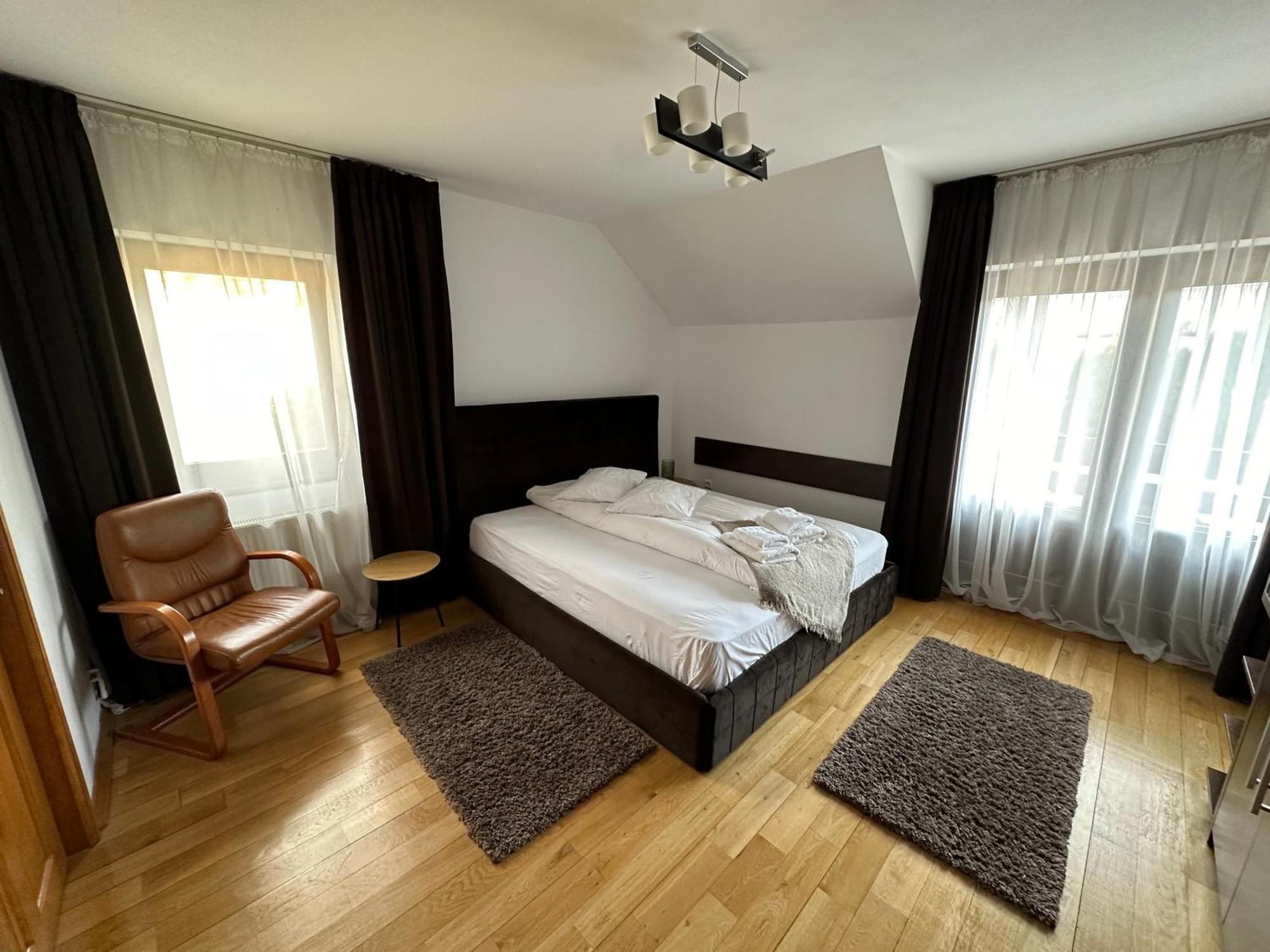 Jack Residence Buşteni エクステリア 写真